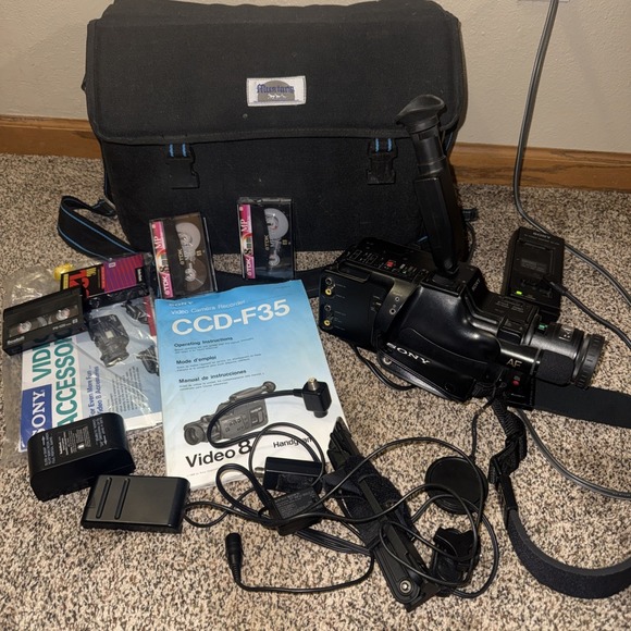 Vintage Sony HandyCam CCD-F35 Video 8 WTH Bag Accessories Parts Only READ